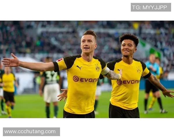 多特蒙德客战沙尔克04保持不败,再次展现强大实力 多特蒙德客战沙尔克04保持不败,再次展现强大实力