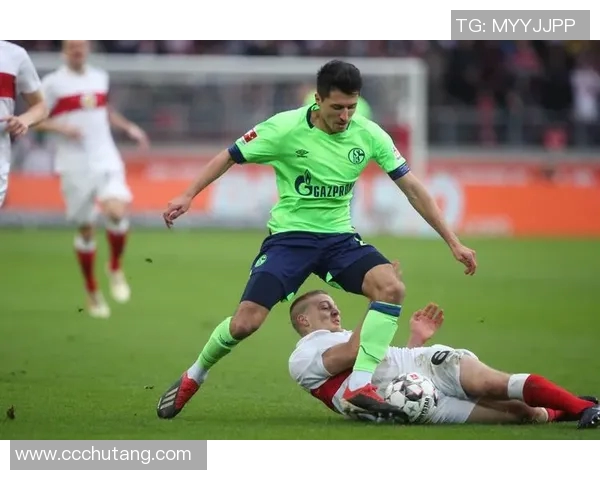 沙尔克04客场逆转击败药厂，终结四连败，喜迎胜利回归！